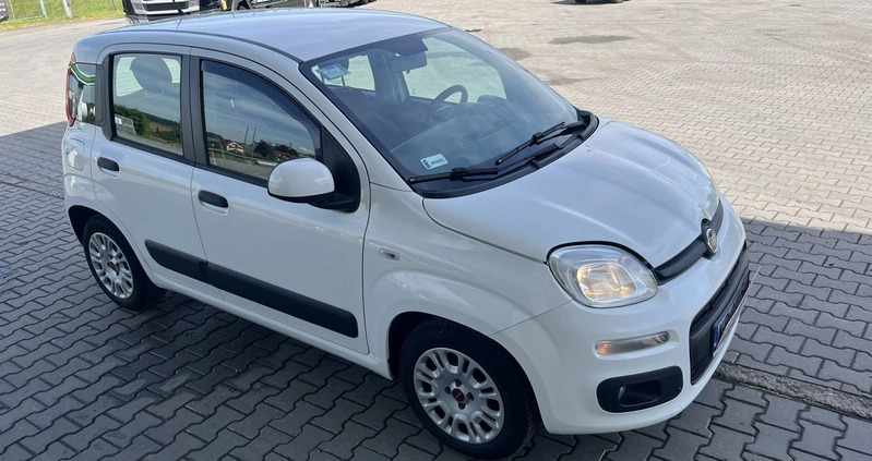 Fiat Panda cena 24900 przebieg: 148000, rok produkcji 2015 z Chociwel małe 742